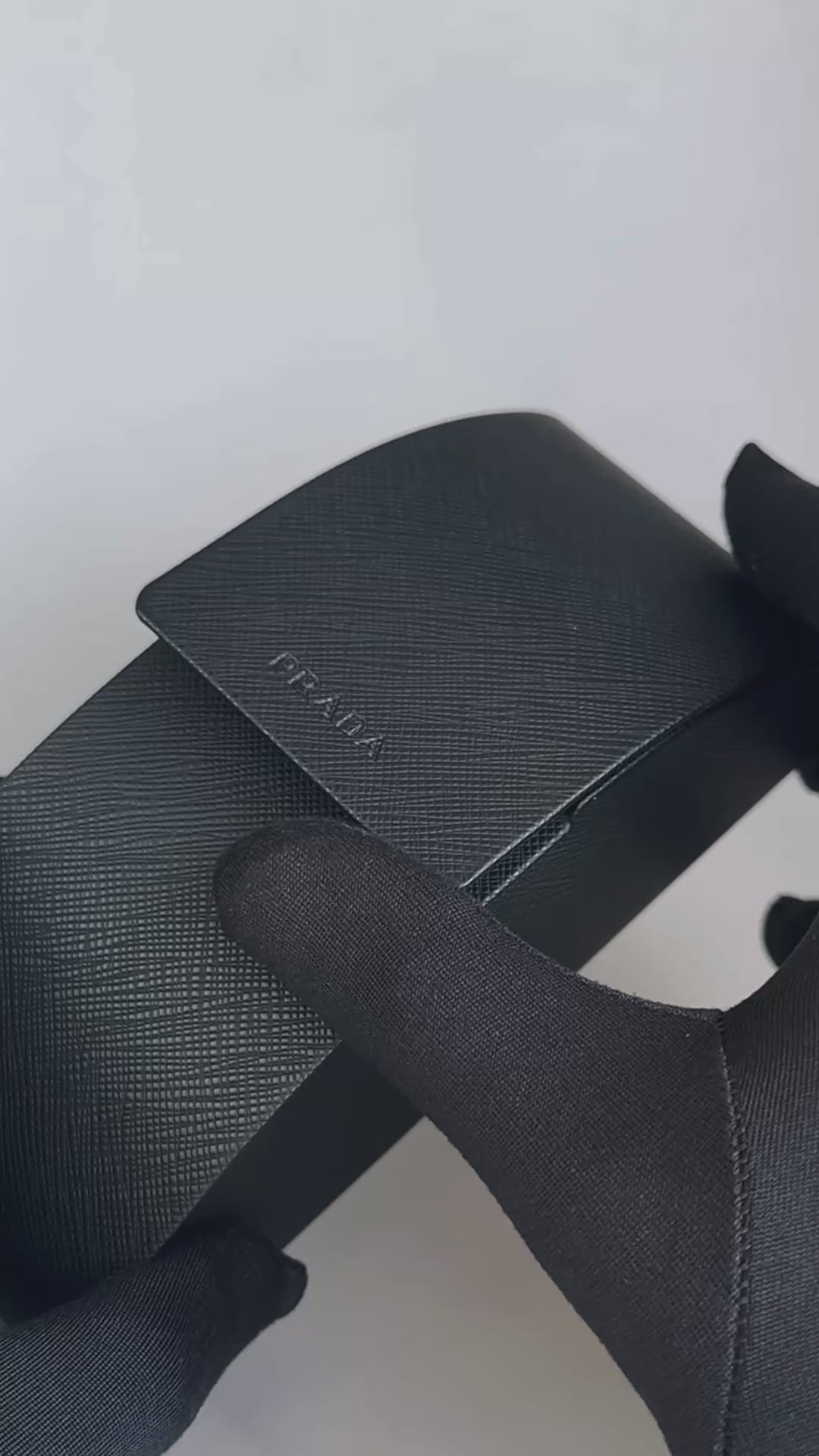 Óculos Solar Prada PR C53S